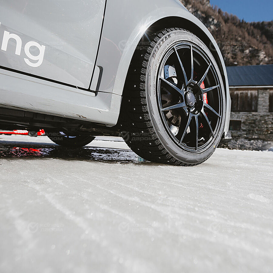 Шина Bridgestone Blizzak Spike-02 SUV 265/70 R16 112T